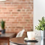 Green Garden Apartment