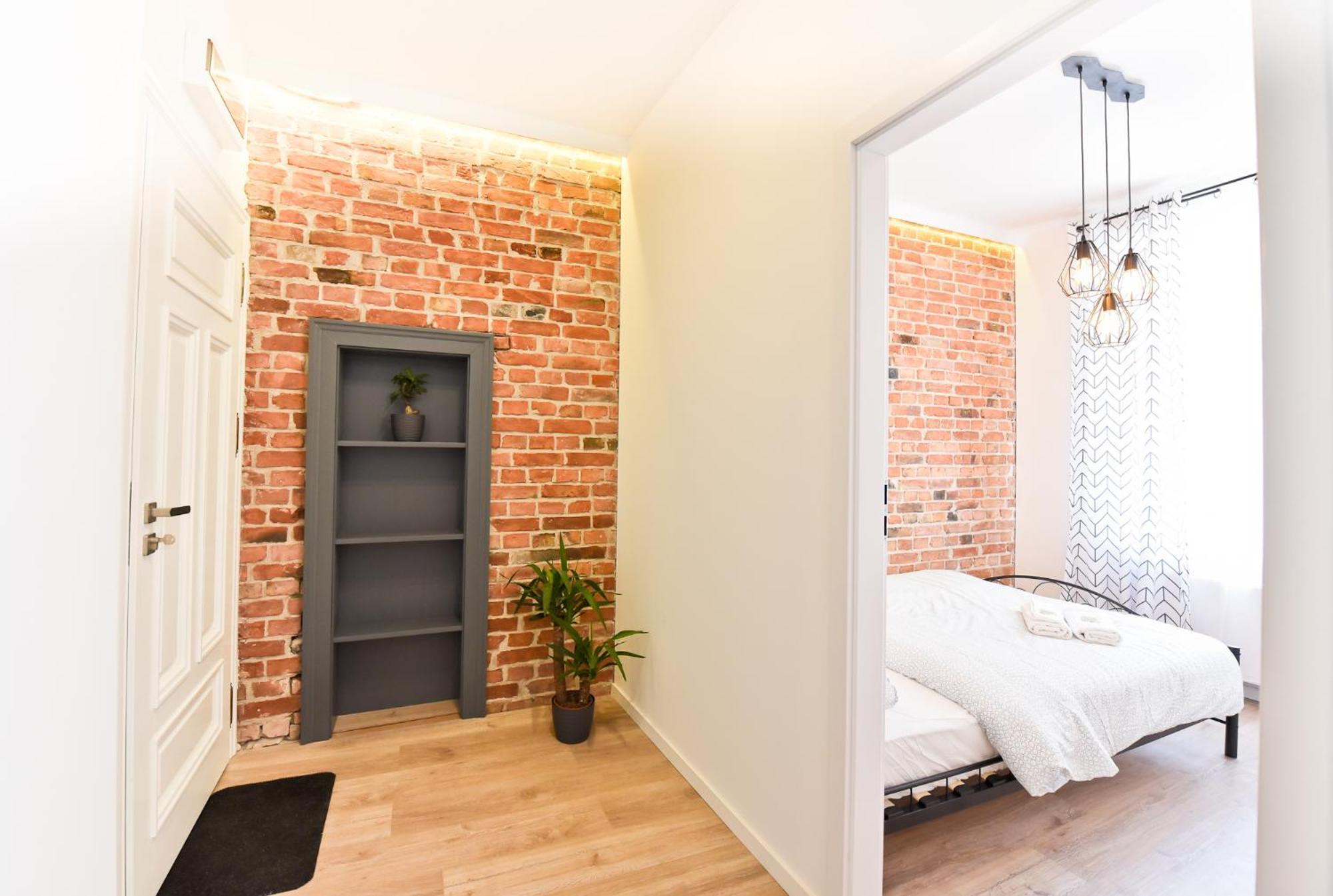 Garden Apartment *